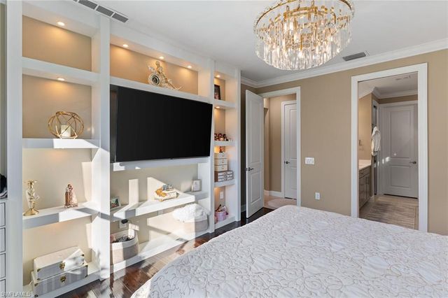 10363 Ventana LN, Naples, FL 34120