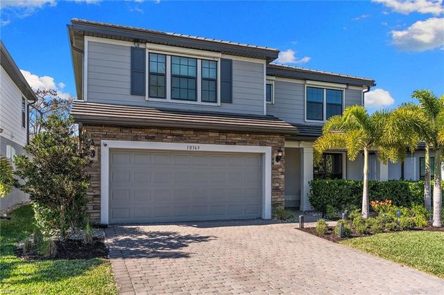 10363 Ventana LN, Naples, FL 34120