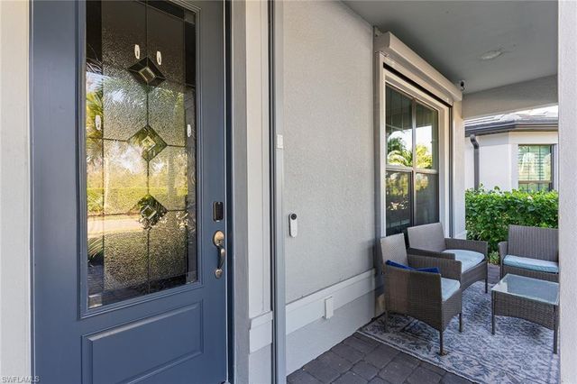 10363 Ventana LN, Naples, FL 34120