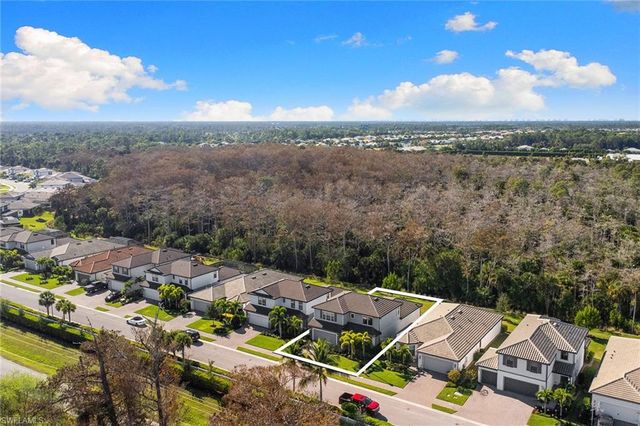 10363 Ventana LN, Naples, FL 34120