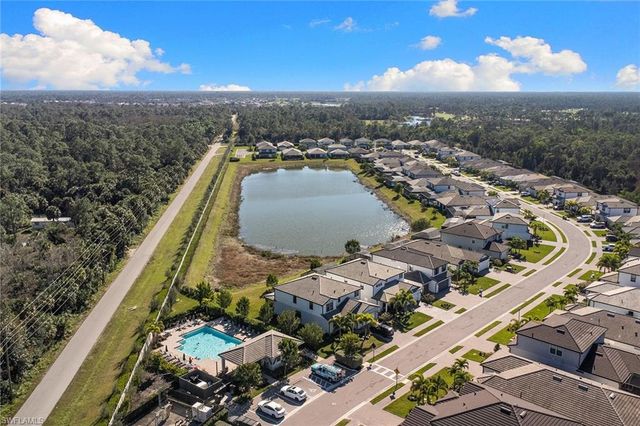 10363 Ventana LN, Naples, FL 34120