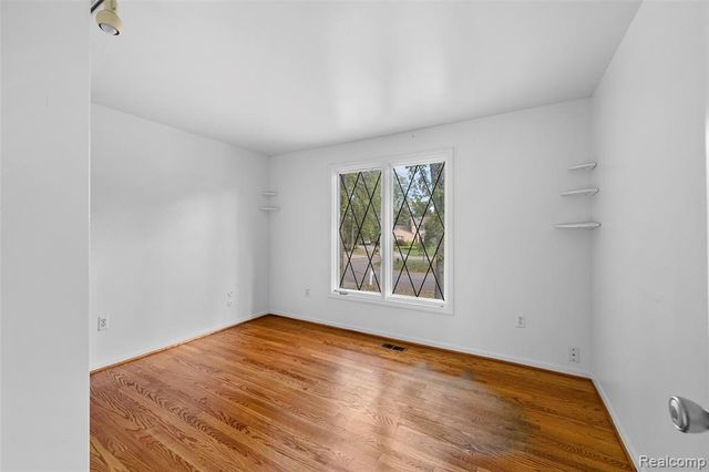 35330 Lancashire Court, Livonia, MI 48152