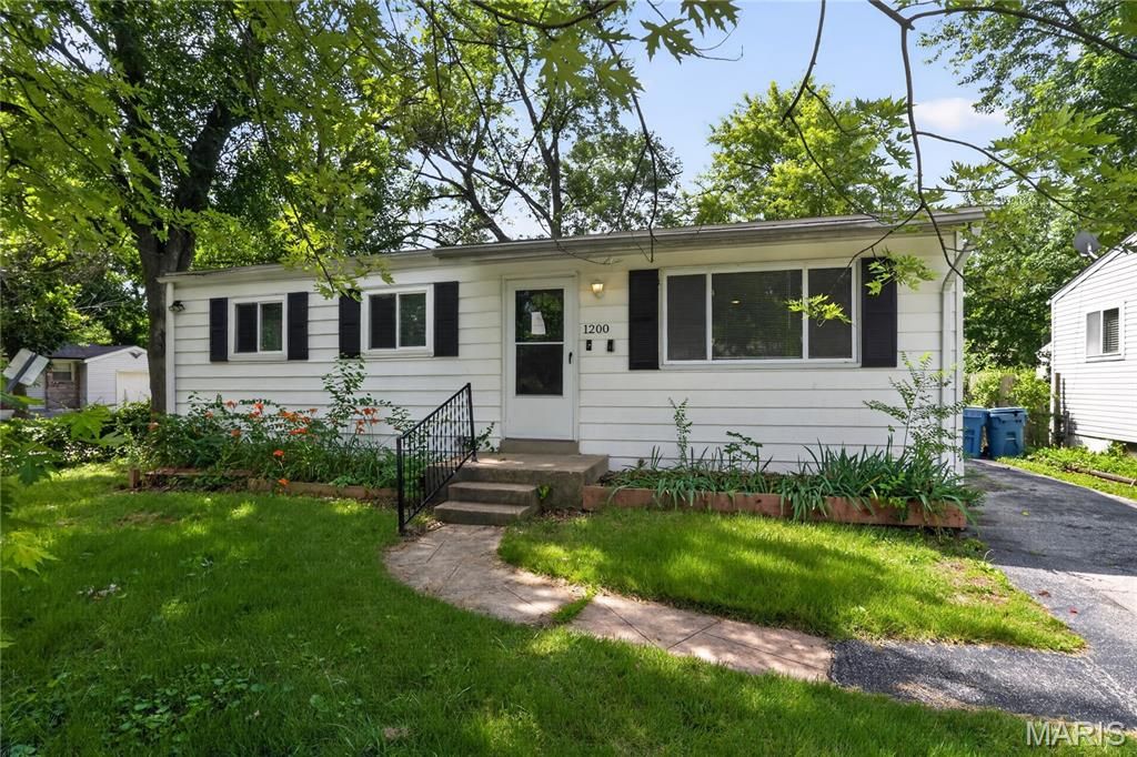 1200 Congress Avenue, St Louis, MO 63138