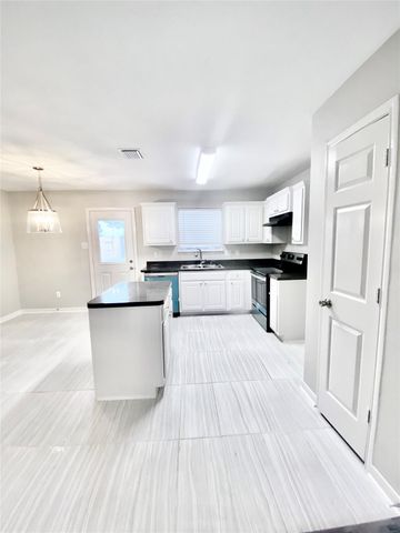 4414 Peppermint Hill Lane, Richmond, TX 77469