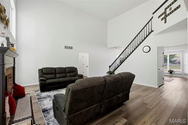 1348 Richland Meadows Drive, Ballwin, MO 63021