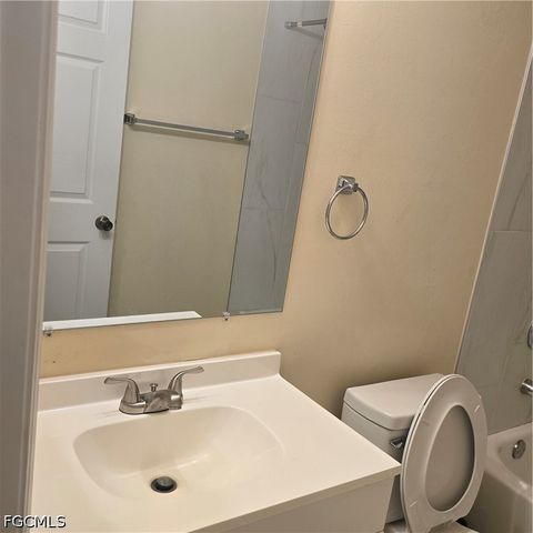 203 SE 13th ST, Cape Coral, FL 33990