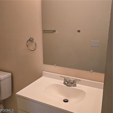 203 SE 13th ST, Cape Coral, FL 33990