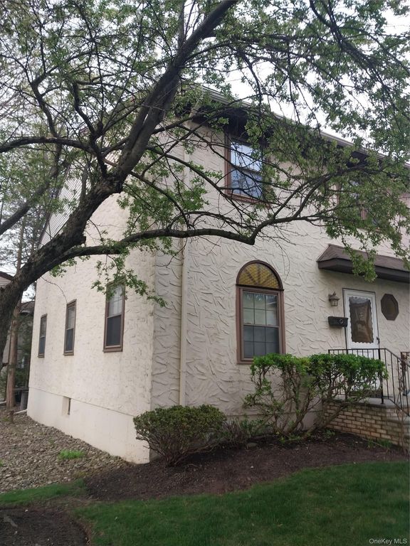 55 Somerset Drive, Montebello, NY 10901