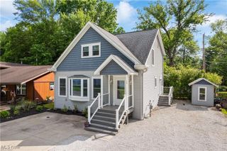 8177 S Cleveland Massillon Road 16, Clinton, OH 44216