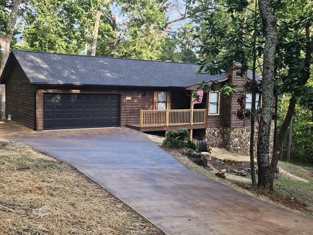 597 S Bishop Trail, Rocky Face, GA 30740