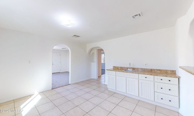 908 E Graybill Drive, Tucson, AZ 85719