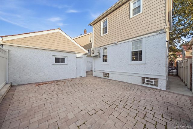 88-21 79th Avenue, Glendale, NY 11385