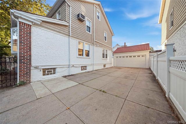 88-21 79th Avenue, Glendale, NY 11385