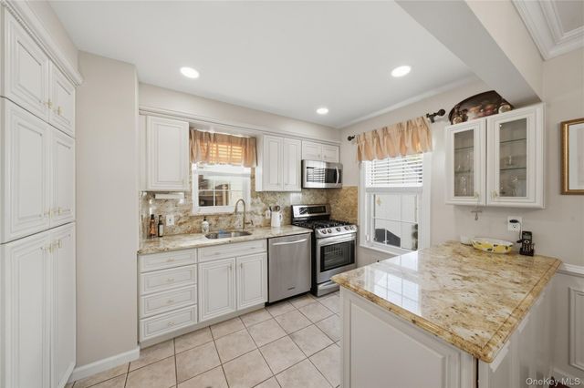 88-21 79th Avenue, Glendale, NY 11385