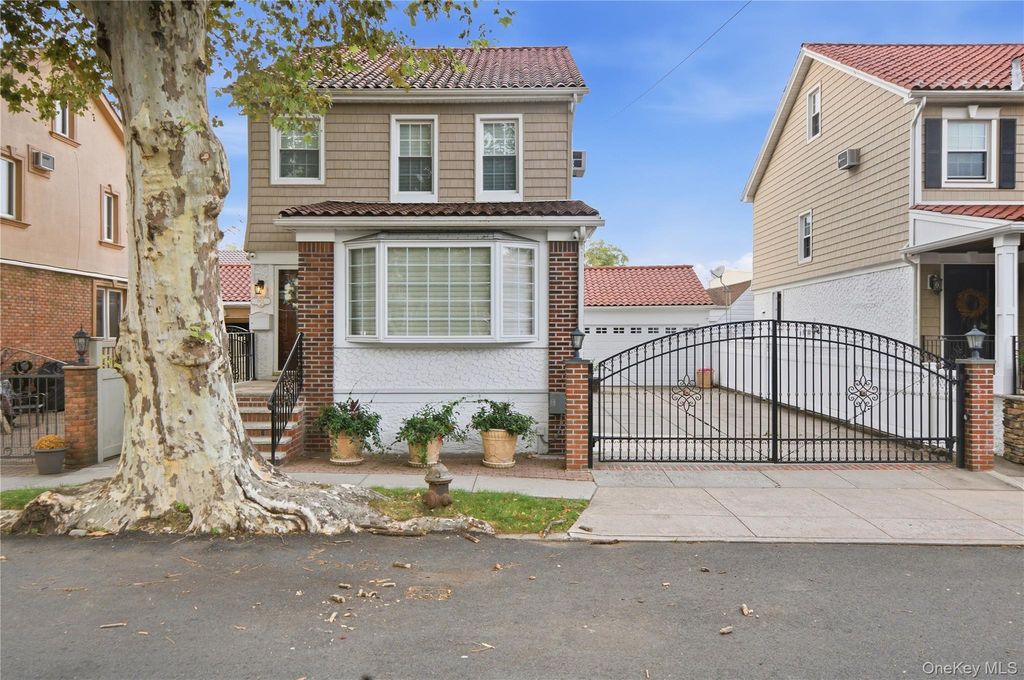 88-21 79th Avenue, Glendale, NY 11385 — photo 2