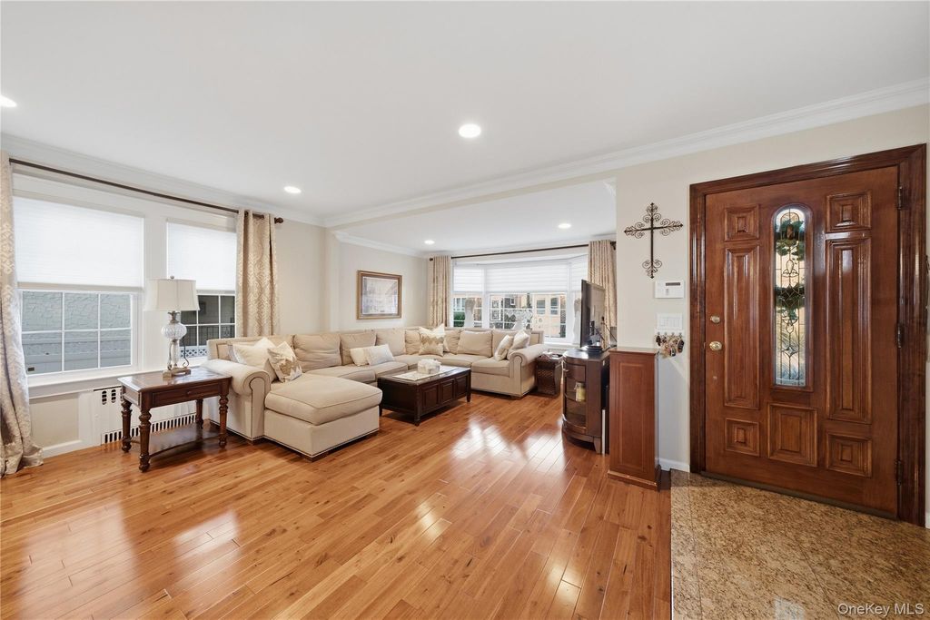 88-21 79th Avenue, Glendale, NY 11385 — photo 4