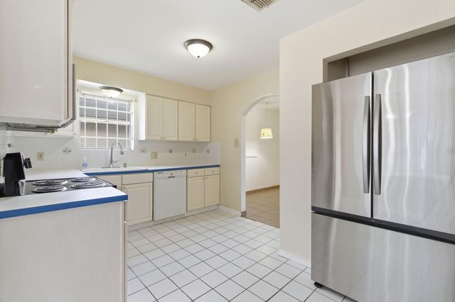 303 N Forest Boulevard, Houston, TX 77090