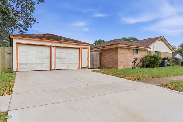 303 N Forest Boulevard, Houston, TX 77090