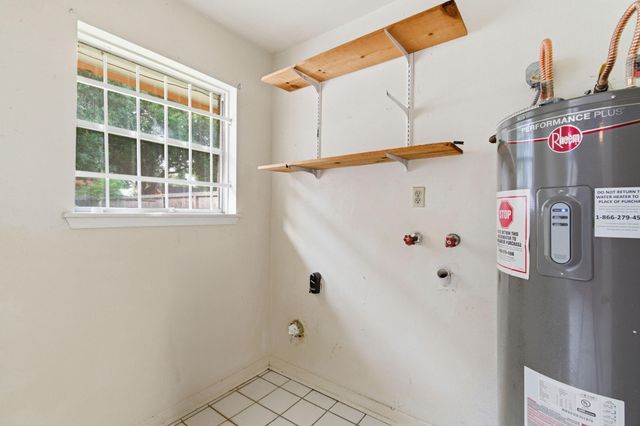 303 N Forest Boulevard, Houston, TX 77090