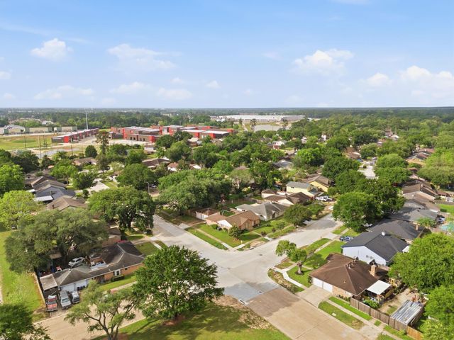 303 N Forest Boulevard, Houston, TX 77090