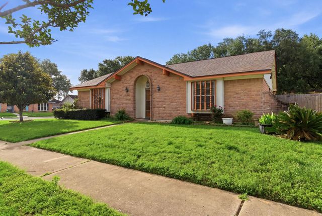 303 N Forest Boulevard, Houston, TX 77090