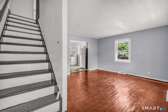 591 Pearl Harbor Street, Bridgeport, CT 06610