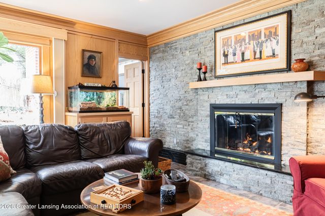 937 Roxburgh Avenue, East Lansing, MI 48823