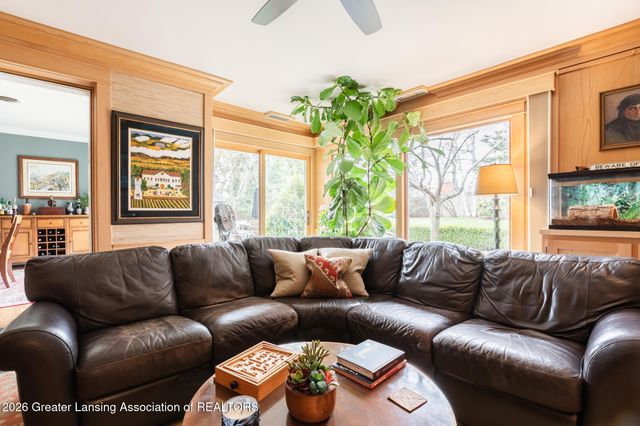 937 Roxburgh Avenue, East Lansing, MI 48823