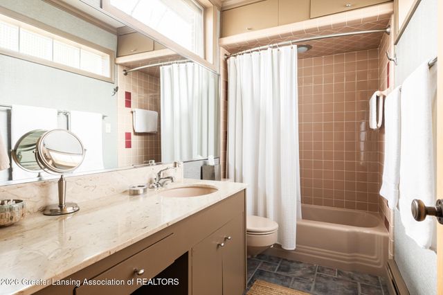 937 Roxburgh Avenue, East Lansing, MI 48823