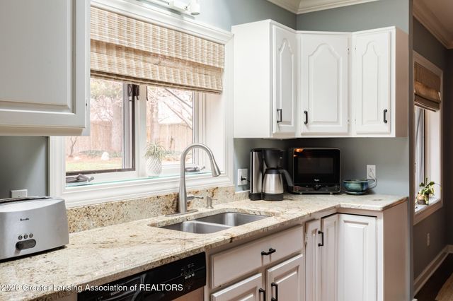 937 Roxburgh Avenue, East Lansing, MI 48823