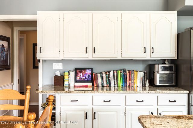 937 Roxburgh Avenue, East Lansing, MI 48823