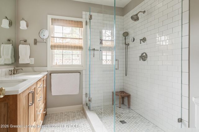 937 Roxburgh Avenue, East Lansing, MI 48823