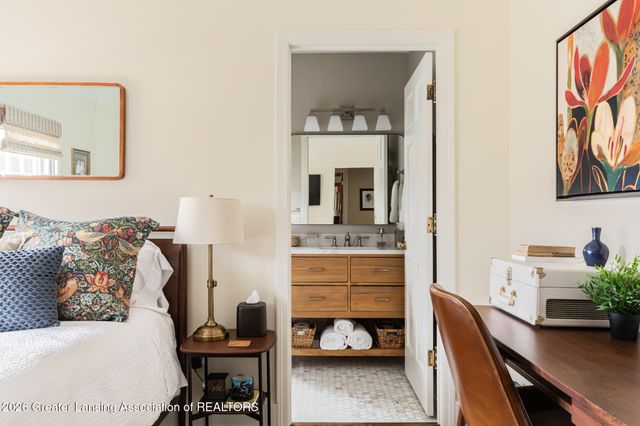 937 Roxburgh Avenue, East Lansing, MI 48823