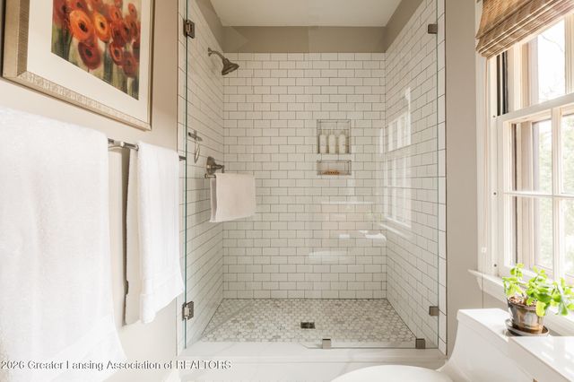 937 Roxburgh Avenue, East Lansing, MI 48823