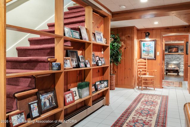 937 Roxburgh Avenue, East Lansing, MI 48823