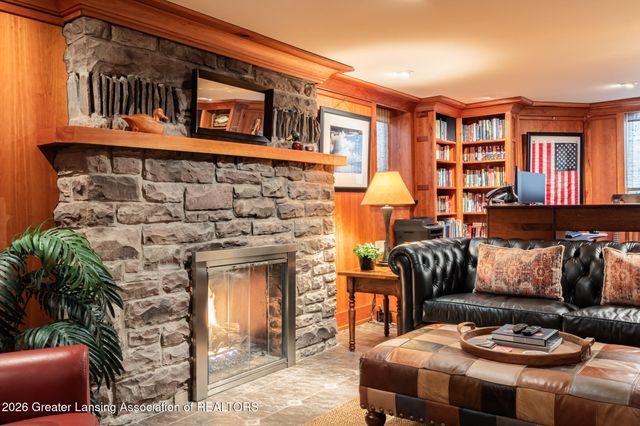 937 Roxburgh Avenue, East Lansing, MI 48823