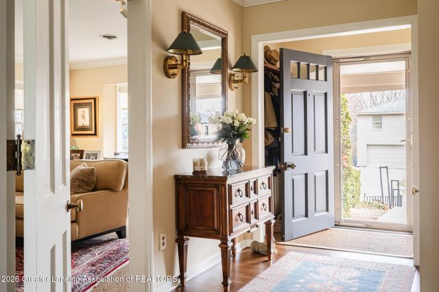 937 Roxburgh Avenue, East Lansing, MI 48823