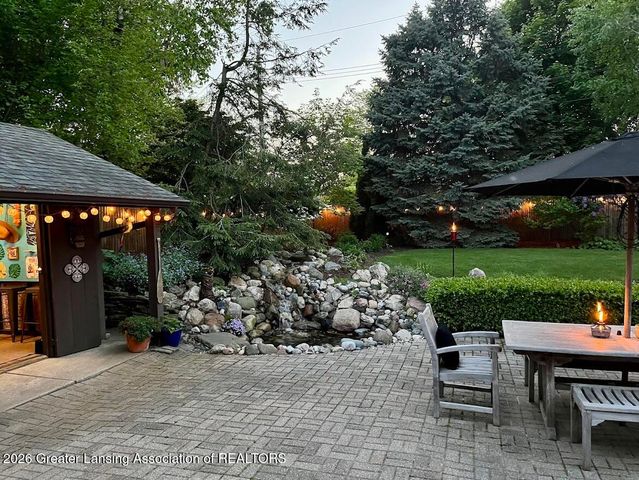 937 Roxburgh Avenue, East Lansing, MI 48823