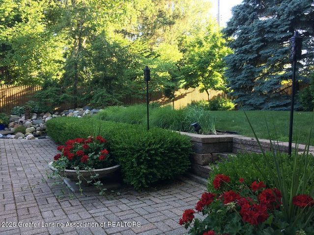 937 Roxburgh Avenue, East Lansing, MI 48823