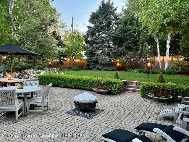 937 Roxburgh Avenue, East Lansing, MI 48823