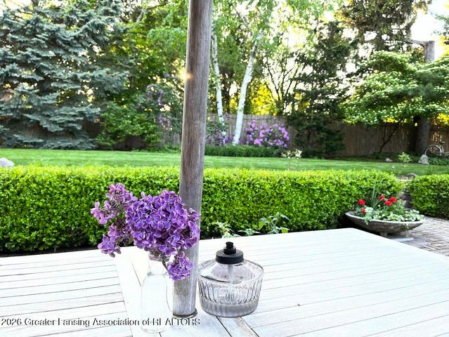 937 Roxburgh Avenue, East Lansing, MI 48823