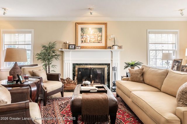 937 Roxburgh Avenue, East Lansing, MI 48823