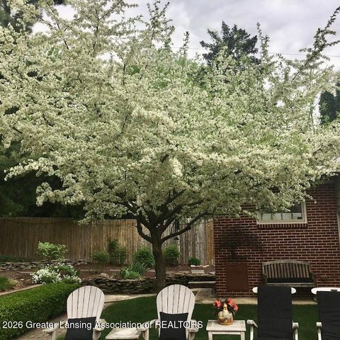 937 Roxburgh Avenue, East Lansing, MI 48823