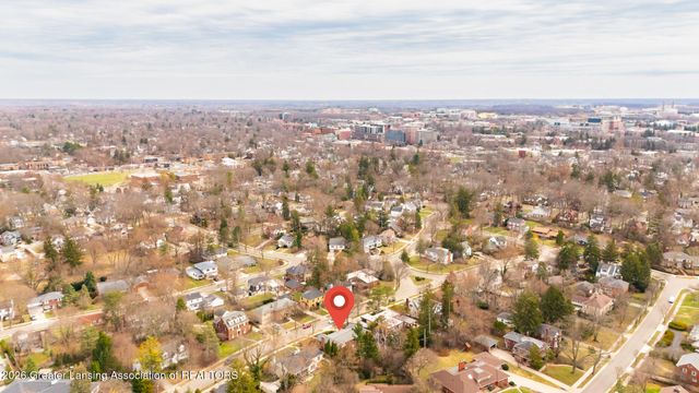 937 Roxburgh Avenue, East Lansing, MI 48823