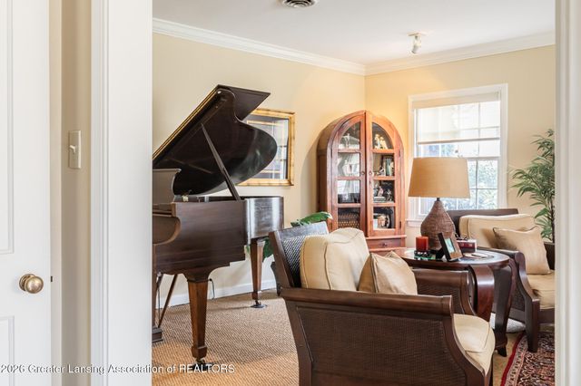 937 Roxburgh Avenue, East Lansing, MI 48823