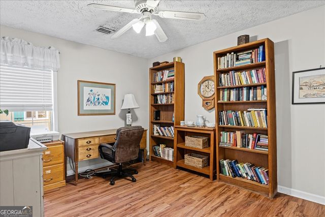 1351 Yorkshire Lane, Woodstock, GA 30188