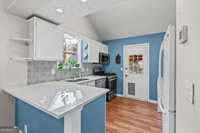 1351 Yorkshire Lane, Woodstock, GA 30188