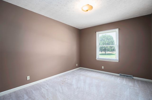 206 Dove Park, Versailles, KY 40383