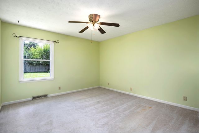 206 Dove Park, Versailles, KY 40383