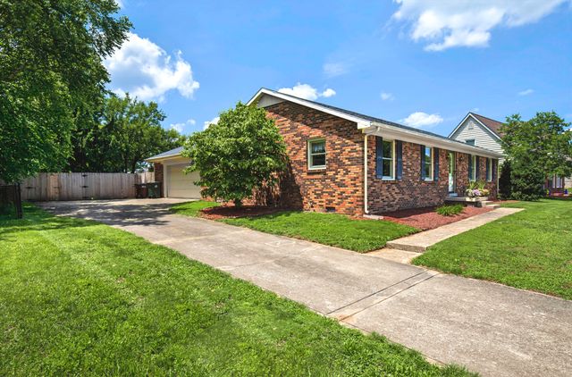 206 Dove Park, Versailles, KY 40383